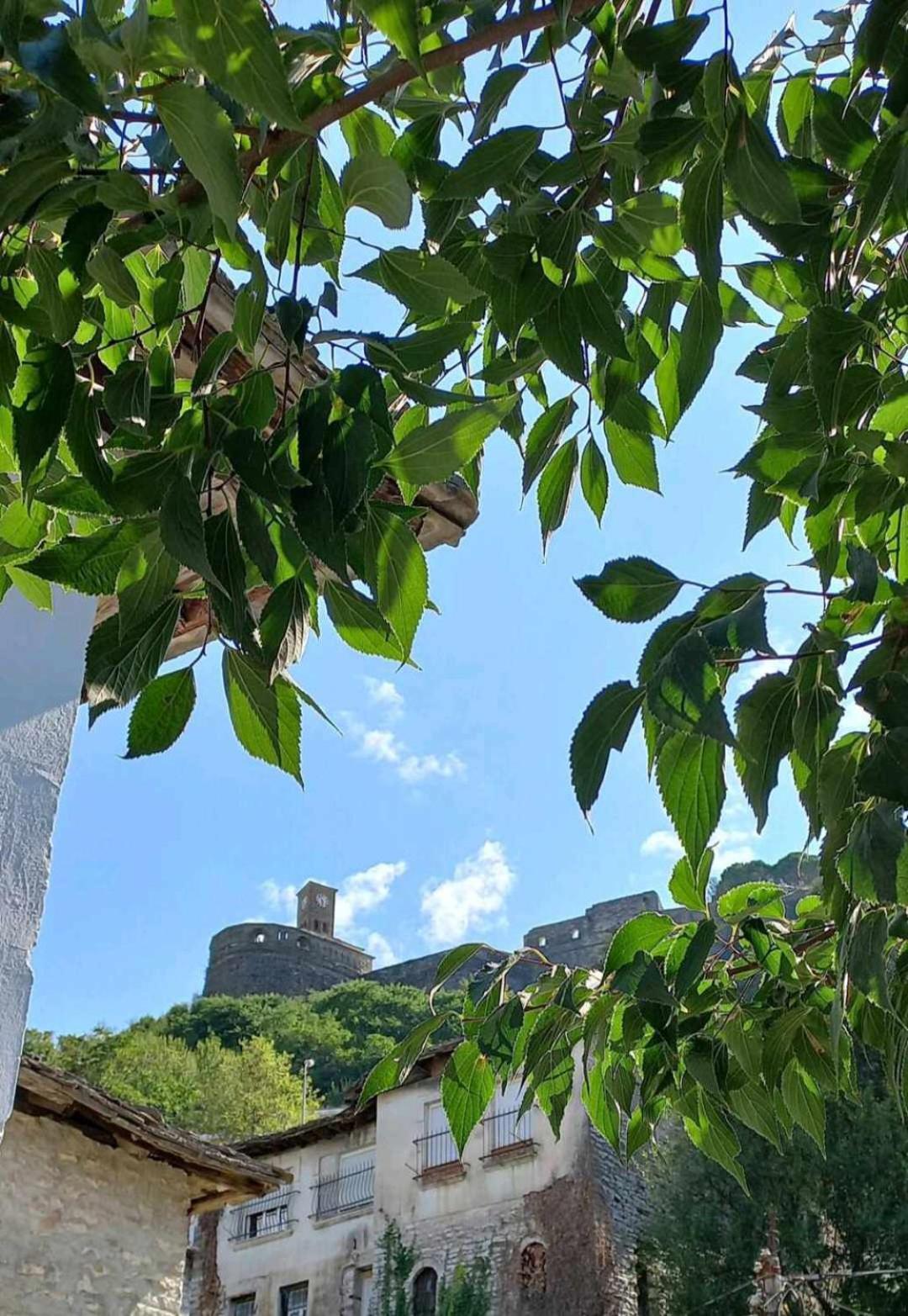 Marbi Guest House Gjirokastër Exterior foto